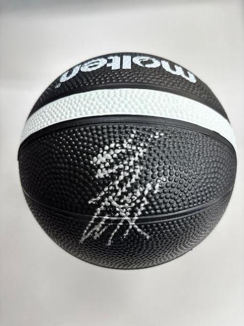 #15 竹内 譲次選手 サイン入りミニボール(直筆サイン入り) < レジャー/スポーツ #15 竹内 譲次選手 サイン入りミニボール(直筆サイン入り) < レジャー/スポーツの