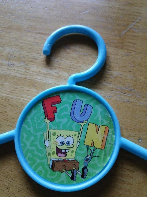 スポンジボブの洋服ハンガー < キッズ/ベビー  スポンジボブの洋服ハンガー < キッズ/ベビーの