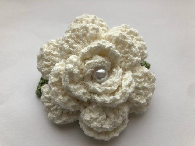 ハンドメイド  ストールピン 大きめ 薔薇 ホワイト コットン < 女性ファッション  ハンドメイド  ストールピン 大きめ 薔薇 ホワイト コットン  < 女性ファッションの