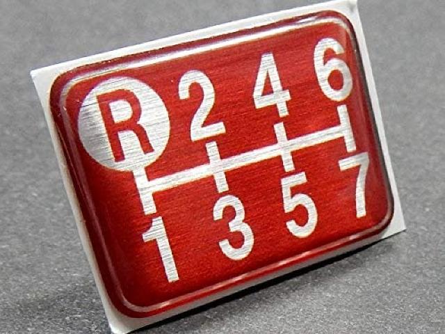 シフトパターン エンブレム レッド 7速MT車用 < 自動車/バイク シフトパターン エンブレム レッド 7速MT車用 < 自動車/バイク