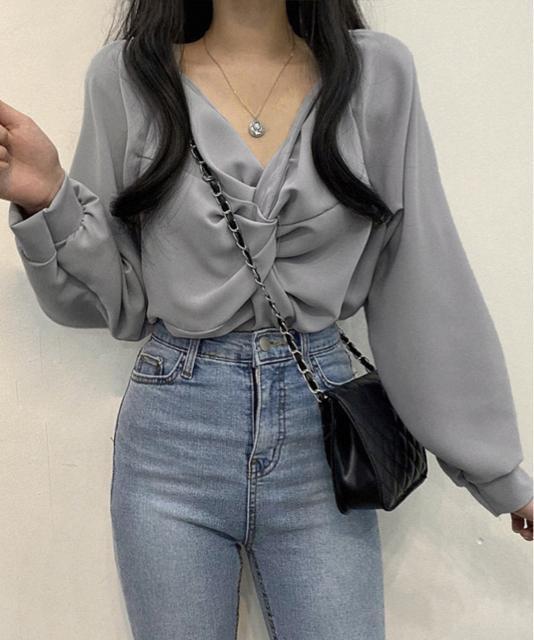 送料無料 新品 フロントねじり シャツブラウス Vネック < 女性ファッション  送料無料 新品 フロントねじり シャツブラウス Vネック < 女性ファッションの