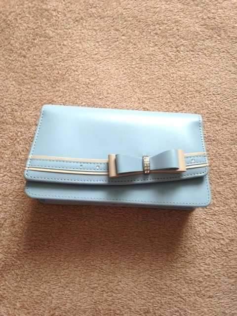 ロジエ◆ブルー レザー リボン ラインストーン メイクポーチ < 女性ファッション  ロジエ◆ブルー レザー リボン ラインストーン メイクポーチ  < 女性ファッションの