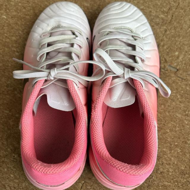 23cm サッカートレーニングシューズ トレシュー NIKE ティエンポレジェンド10 < レジャー/スポーツ  23cm サッカートレーニングシューズ トレシュー NIKE ティエンポレジェンド10 < レジャー/スポーツの