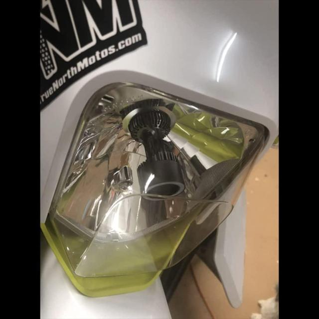 バイク用ライトバルブ バイク用LEDライト 青いリング状の光 H4/HS1 Hi/Lo 切替 1個入り < 自動車/バイク バイク用ライトバルブ バイク用LEDライト 青いリング状の光 H4/HS1 Hi/Lo 切替 1個入り < 自動車/バイク