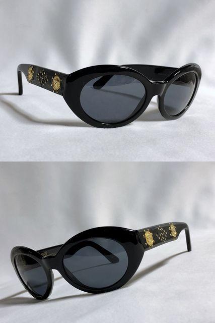 正規 VERSACEヴェルサーチ 2連メデューサロゴ×スタッズ装飾サングラス 黒×ゴールド クラシックアイウェア < ブランド 正規 VERSACEヴェルサーチ 2連メデューサロゴ×スタッズ装飾サングラス 黒×ゴールド クラシックアイウェア < ブランドの