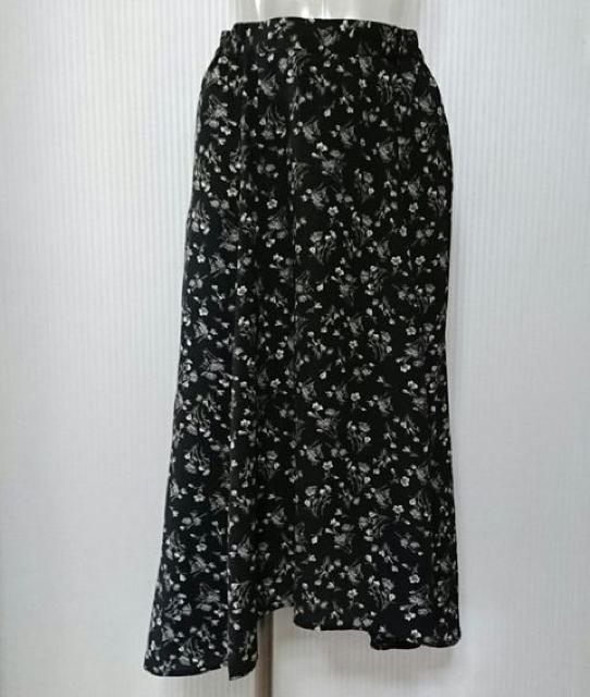 earth music&ecology★小花柄 アシメ ロング スカート < ブランド earth music&ecology★小花柄 アシメ ロング スカート < ブランドの