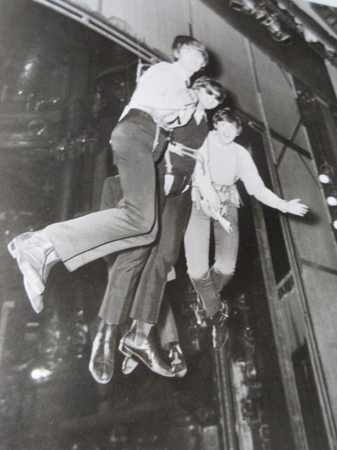 大型本;写真集 「ビートルズの2700日  未公開写真集」 The Beatles files 1963-1970 < タレントグッズ  大型本;写真集 「ビートルズの2700日  未公開写真集」 The Beatles files 1963-1970 < タレントグッズの