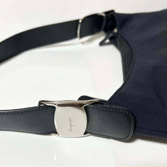 Ferragamo フェラガモ ヴァラ 金具 ショルダーバッグ < ブランド  Ferragamo フェラガモ ヴァラ 金具 ショルダーバッグ < ブランドの