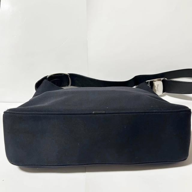 Ferragamo フェラガモ ヴァラ 金具 ショルダーバッグ < ブランド  Ferragamo フェラガモ ヴァラ 金具 ショルダーバッグ < ブランドの