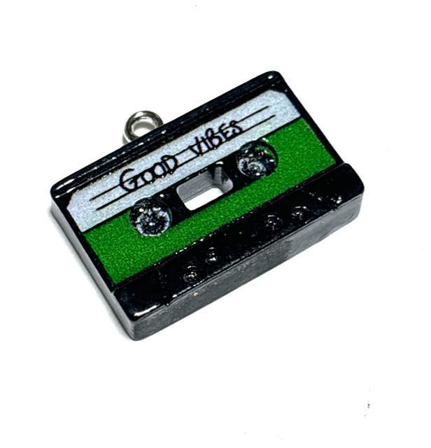 614 立体をカセットテープ 緑1個 レトロ雑貨 アクセサリーパーツ 樹脂チャーム ミニチュア < ペット/手芸/園芸 614 立体をカセットテープ 緑1個 レトロ雑貨 アクセサリーパーツ 樹脂チャーム ミニチュア < ペット/手芸/園芸の