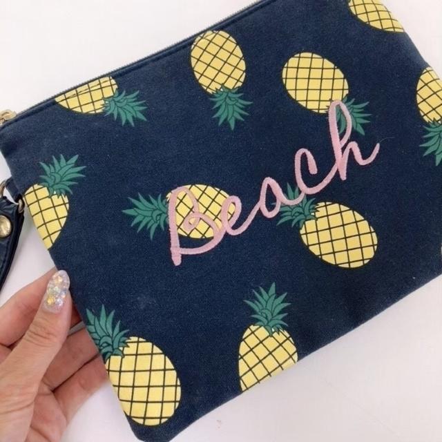 ◆しまむら/HK WORKS LONDON◆パイナップル柄ミニクラッチポーチ★ < ブランド ◆しまむら/HK WORKS LONDON◆パイナップル柄ミニクラッチポーチ★ < ブランドの