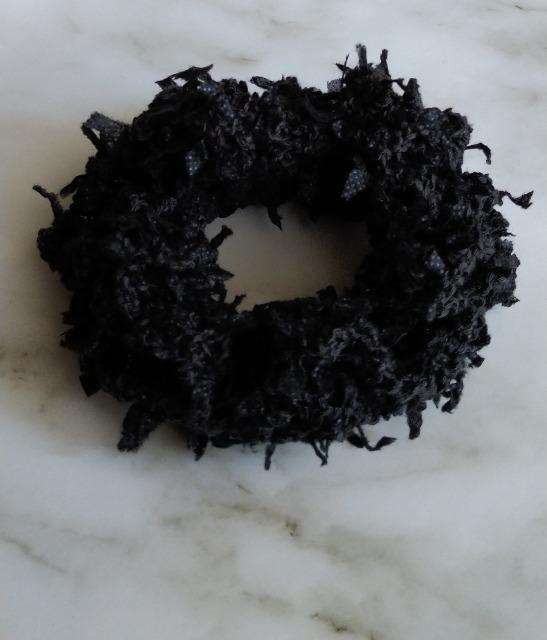 ハンドメイド ダブルフリルシュシュ ブラック < 女性ファッション ハンドメイド ダブルフリルシュシュ ブラック < 女性ファッションの