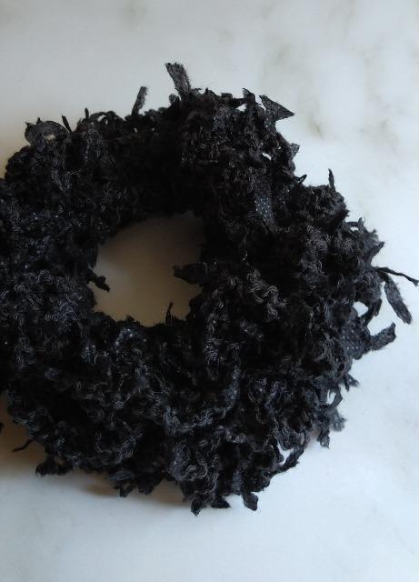 ハンドメイド ダブルフリルシュシュ ブラック < 女性ファッション ハンドメイド ダブルフリルシュシュ ブラック < 女性ファッションの