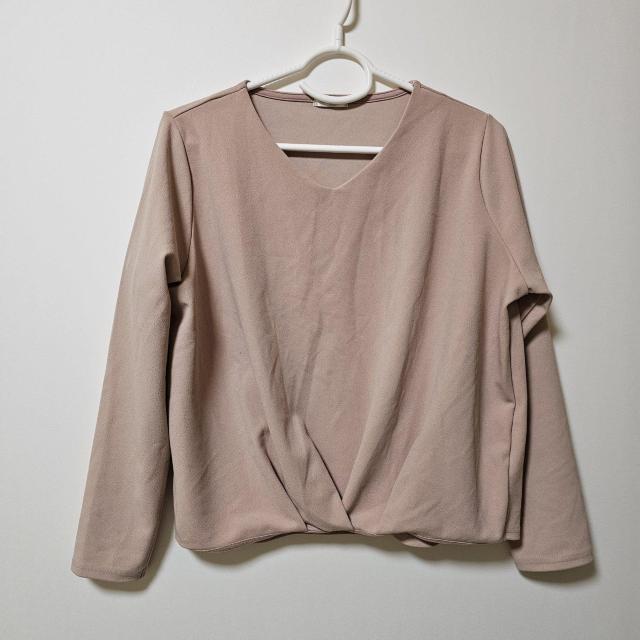 CLASIER ベージュ Vネック 長袖 トップス Lサイズ < 女性ファッション CLASIER ベージュ Vネック 長袖 トップス Lサイズ < 女性ファッションの