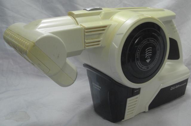 ツカモトエイム/AIM-HC02サイクロンコードレスハンディクリーナ中古完動品1117 < 家電/AV  ツカモトエイム/AIM-HC02サイクロンコードレスハンディクリーナ中古完動品1117  < 家電/AVの
