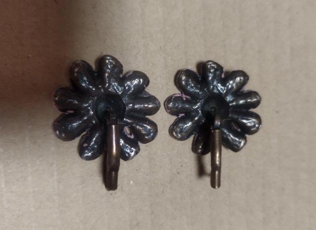 くすみピンク デイジー マーガレット キューティーお花 モチーフ ピアス 未使用 < 女性アクセサリー/時計  くすみピンク デイジー マーガレット キューティーお花 モチーフ ピアス 未使用 < 女性アクセサリー/時計の