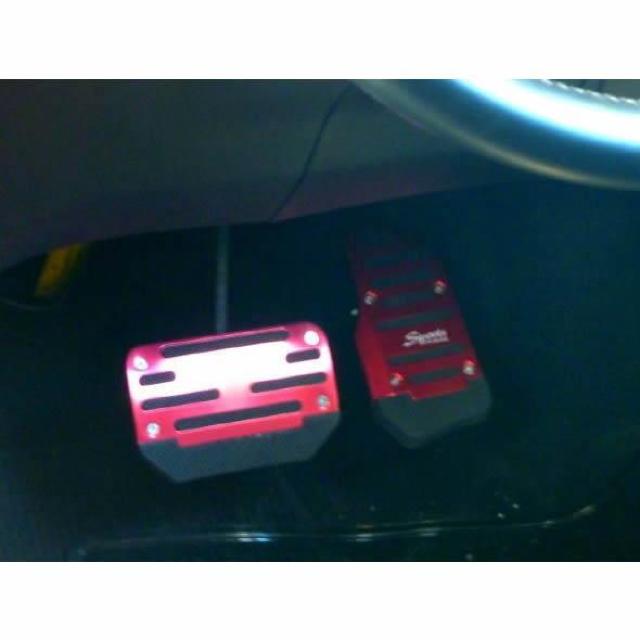 匿名配送 AT車用 アルミ ペダルカバー レッド 2個セット 汎用 アクセルべダル ブレーキべダル オートマ車 赤 < 自動車/バイク 匿名配送 AT車用 アルミ ペダルカバー レッド 2個セット 汎用 アクセルべダル ブレーキべダル オートマ車 赤 < 自動車/バイク