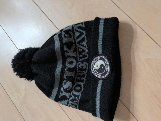 ポンポン付き ニット帽(ビーニー)Y'S TOKEN MORE WAVE tuc surf designs hawaii < キッズ/ベビー ポンポン付き ニット帽(ビーニー)Y'S TOKEN MORE WAVE tuc surf designs hawaii < キッズ/ベビーの