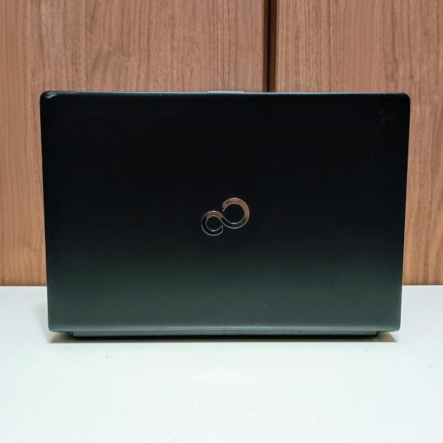 �m�[�g�p�\�R�� LIFEBOOK Corei7 ������8GB SSD500GB Web�J���� Windows11 Office �� PC�{��/���Ӌ@��� 