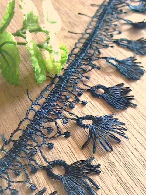 1.5m+α<タッセルモチーフ>豪華ブラックケミカルレース/訳アリ < ペット/手芸/園芸  1.5m+α<タッセルモチーフ>豪華ブラックケミカルレース/訳アリ  < ペット/手芸/園芸の