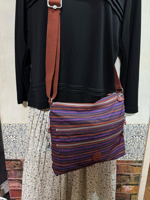 ӂ߂āKIPLINGV_[obNi`nZbgAbv1000~X^[g