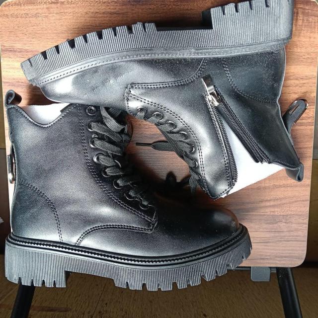 新品 23cm レディース ブーツ ブラック 厚底 シューズ ショートブーツ < 女性ファッション  新品 23cm レディース ブーツ ブラック 厚底 シューズ ショートブーツ < 女性ファッションの