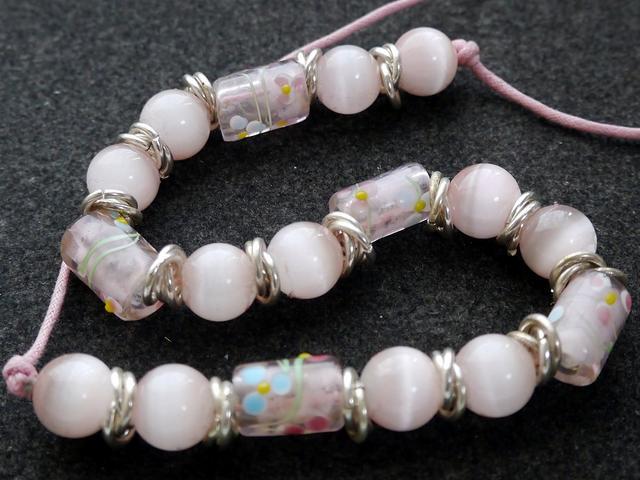 新品 アンティーク調パステルピンク花柄ストーンネックレス < 女性アクセサリー/時計  新品 アンティーク調パステルピンク花柄ストーンネックレス  < 女性アクセサリー/時計の
