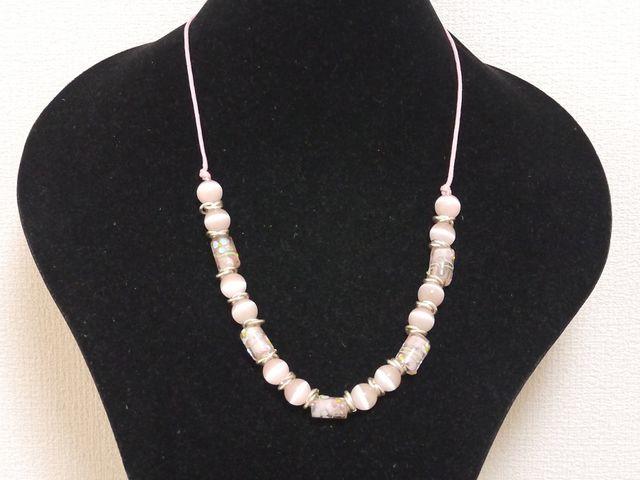 新品 アンティーク調パステルピンク花柄ストーンネックレス < 女性アクセサリー/時計  新品 アンティーク調パステルピンク花柄ストーンネックレス < 女性アクセサリー/時計の