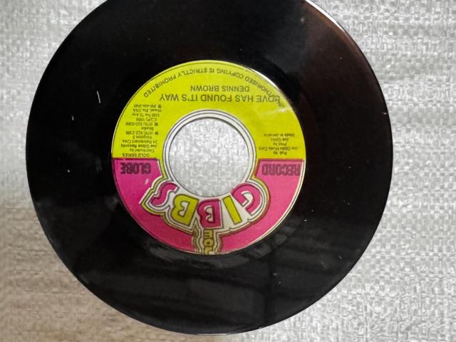 Dennis Brown / Unlove Has Found It's Way 7�C���` ���R�[�h Gibbs ���[�x��  �� CD/DVD/�r�f�I�� 