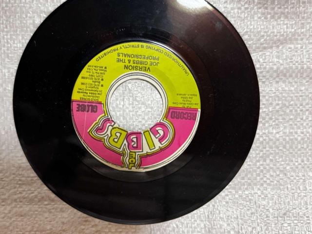 Dennis Brown / Unlove Has Found It's Way 7�C���` ���R�[�h Gibbs ���[�x�� �� CD/DVD/�r�f�I�� 