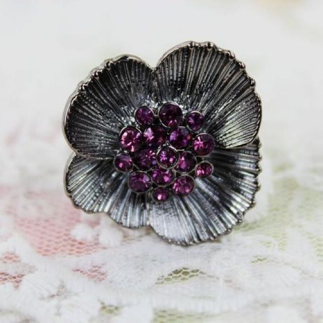新品 アンティーク調ゴシック紫ストーン花リング指輪9号 < 女性アクセサリー/時計  新品 アンティーク調ゴシック紫ストーン花リング指輪9号  < 女性アクセサリー/時計の