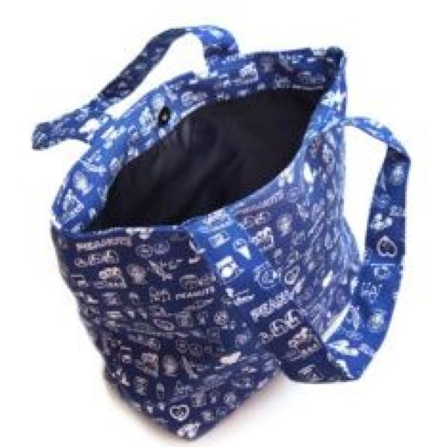 《New》スヌーピー★手書き風アート・総柄*ランチトートバッグ/弁当箱入れ<ブルー> < インテリア/ライフ 《New》スヌーピー★手書き風アート・総柄*ランチトートバッグ/弁当箱入れ<ブルー> < インテリア/ライフの