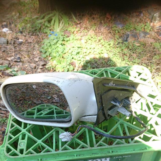 日産フェアレディZ32左側純正ミラーです。 < 自動車/バイク 日産フェアレディZ32左側純正ミラーです。 < 自動車/バイク