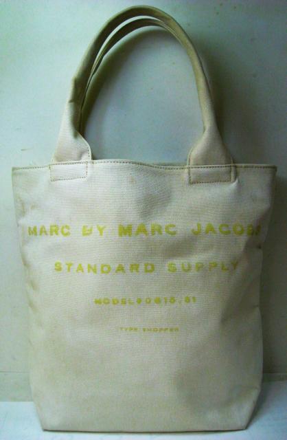 マーク ジェイコブスMARC JACOBS 軽量約500g セミショルダートート < ブランド  マーク ジェイコブスMARC JACOBS 軽量約500g セミショルダートート  < ブランドの