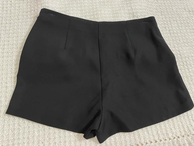 FOREVER 21 ショートパンツ、短パン Sサイズ 美品 < ブランド  FOREVER 21 ショートパンツ、短パン Sサイズ 美品 < ブランドの