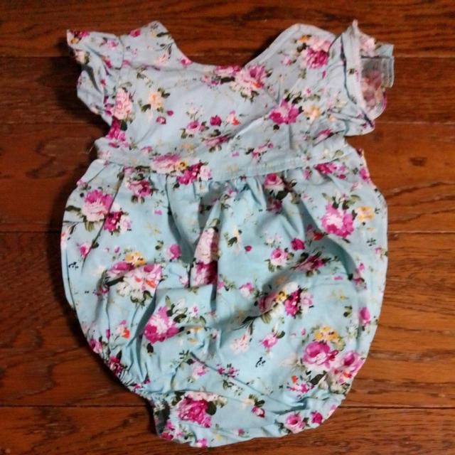 80サイズ 春夏 花柄 ブルー < キッズ/ベビー 80サイズ 春夏 花柄 ブルー < キッズ/ベビーの