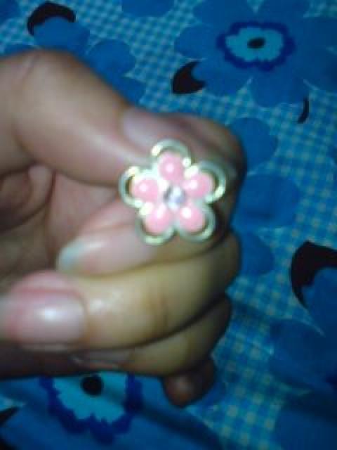 ピアス 花モチーフ キラキラ ストーン ピンク 美品激安 < 女性アクセサリー/時計  ピアス 花モチーフ キラキラ ストーン ピンク 美品激安  < 女性アクセサリー/時計の