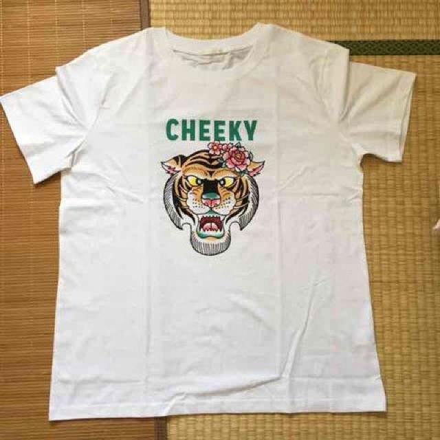GU・フラワー&トラ柄グラフィックTシャツ。オフホワイト < ブランド  GU・フラワー&トラ柄グラフィックTシャツ。オフホワイト < ブランドの