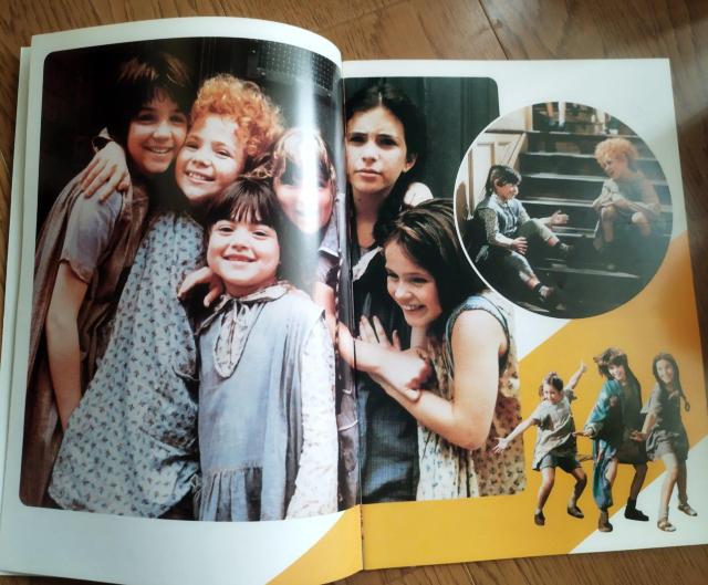 アニー  Annie 1982 映画パンフレット 貴重 絶版 20世紀フォックス < ホビー  アニー  Annie 1982 映画パンフレット 貴重 絶版 20世紀フォックス < ホビーの