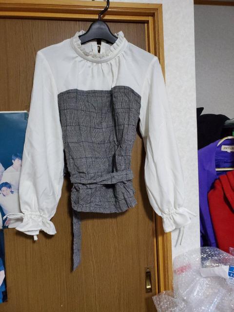 新品リボンがかわいいトップス < 女性ファッション  新品リボンがかわいいトップス  < 女性ファッションの