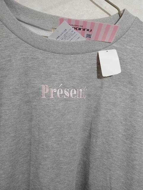 新品タグ付き noannu 袖ファー スウェット トップス 3L < 女性ファッション  新品タグ付き noannu 袖ファー スウェット トップス 3L < 女性ファッションの