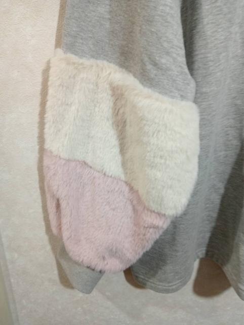 新品タグ付き noannu 袖ファー スウェット トップス 3L < 女性ファッション  新品タグ付き noannu 袖ファー スウェット トップス 3L < 女性ファッションの