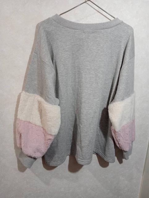 新品タグ付き noannu 袖ファー スウェット トップス 3L < 女性ファッション  新品タグ付き noannu 袖ファー スウェット トップス 3L < 女性ファッションの