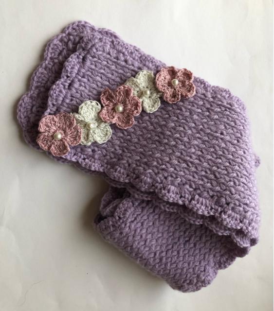 ハンドメイド マフラー ウール100% キラキラレース糸で編んだお花いっぱい♪ ラベンダー < 女性ファッション  ハンドメイド マフラー ウール100% キラキラレース糸で編んだお花いっぱい♪ ラベンダー < 女性ファッションの