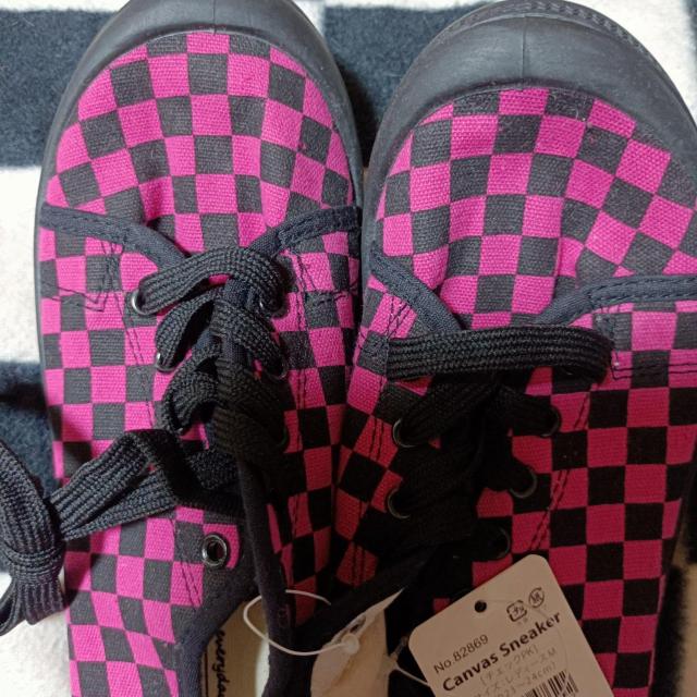 新品★フラッグチェックのスニーカー/M < 女性ファッション  新品★フラッグチェックのスニーカー/M < 女性ファッションの
