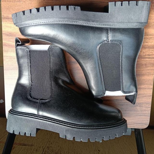 新品 23cm レディース ブーツ ブラック 厚底 シューズ ショートブーツ < 女性ファッション  新品 23cm レディース ブーツ ブラック 厚底 シューズ ショートブーツ < 女性ファッションの