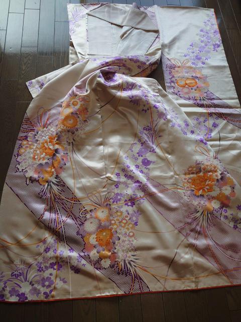§USED、振袖、束ね花文、刺繍、金彩 < 女性ファッション  §USED、振袖、束ね花文、刺繍、金彩 < 女性ファッションの