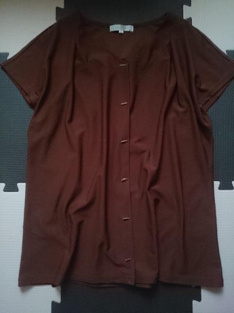 grove グローブ☆ボタンデザイントップス★タック入り☆ブラウン★ < ブランド  grove グローブ☆ボタンデザイントップス★タック入り☆ブラウン★ < ブランドの