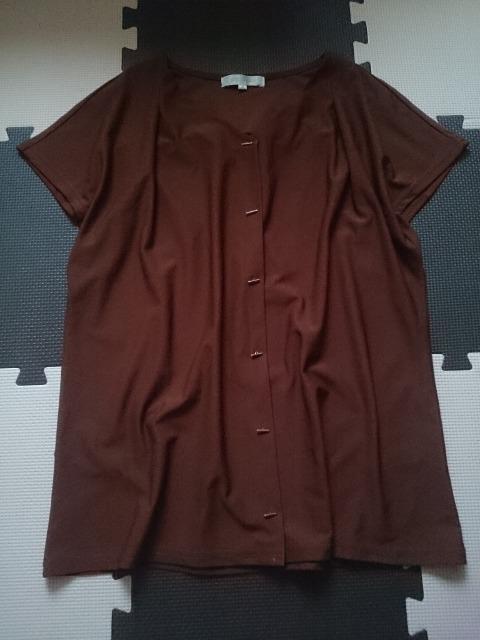 grove グローブ☆ボタンデザイントップス★タック入り☆ブラウン★ < ブランド  grove グローブ☆ボタンデザイントップス★タック入り☆ブラウン★ < ブランドの