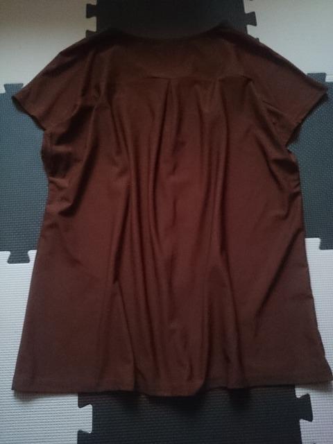 grove グローブ☆ボタンデザイントップス★タック入り☆ブラウン★ < ブランド  grove グローブ☆ボタンデザイントップス★タック入り☆ブラウン★ < ブランドの